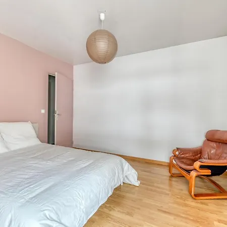 3 Bedroom With Balconies * Parijs